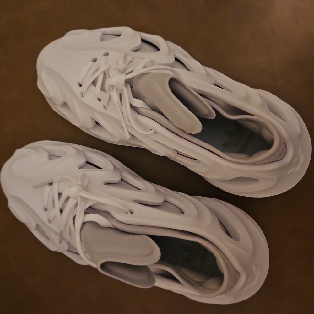 Adidas - Picture 3 of 4